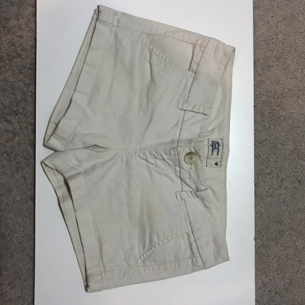 Cute cream colored American Eagle Shorts